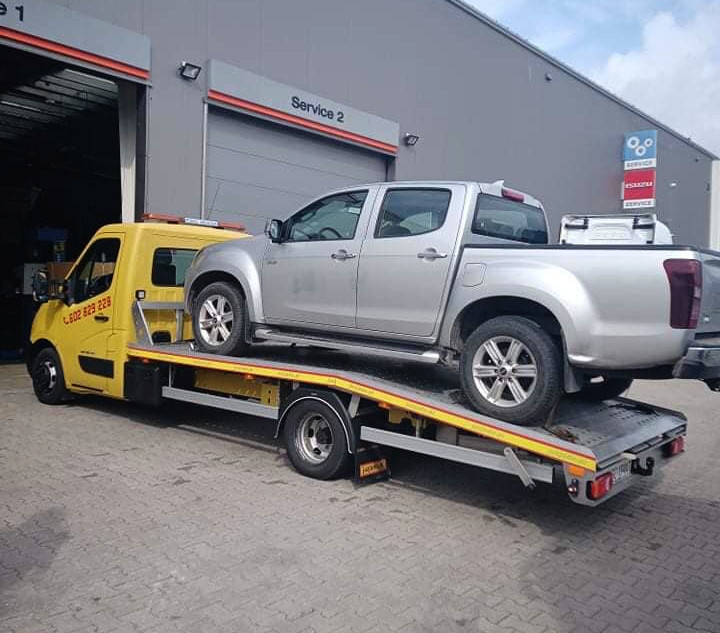 TRANSPORT NA LAWECIE SAMOCHODÓW OSOBOWYCH WYSZOGRÓD